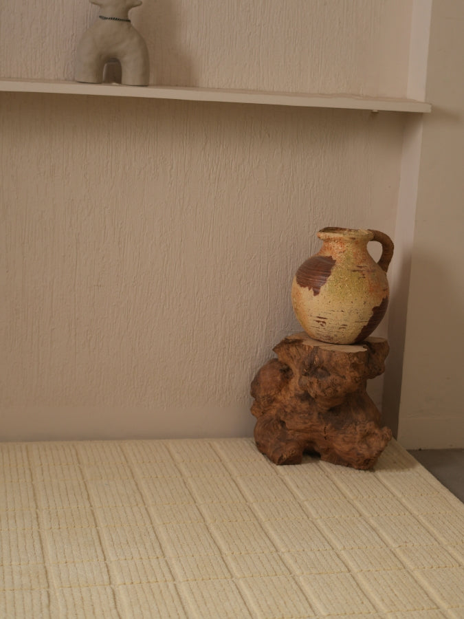 Soft Stone textured rug adding elegance and calm to a modern setting.